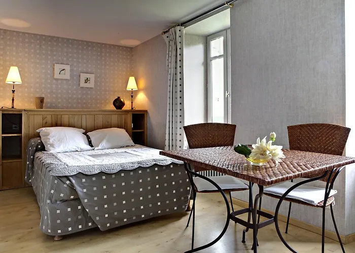 Logis Du Fel 2* ル・フェル